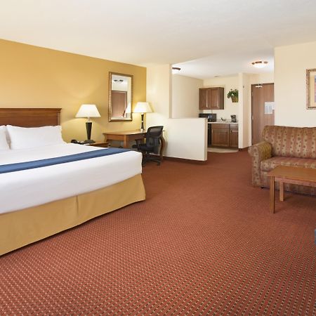 Holiday Inn Express Hotel & Suites Las Vegas By Ihg Exterior photo