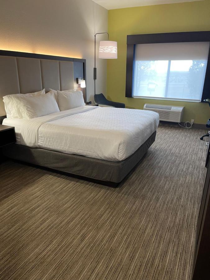 Holiday Inn Express Hotel & Suites Las Vegas By Ihg Exterior photo