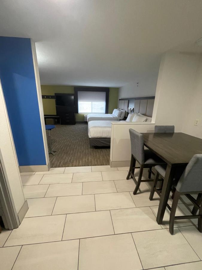 Holiday Inn Express Hotel & Suites Las Vegas By Ihg Exterior photo