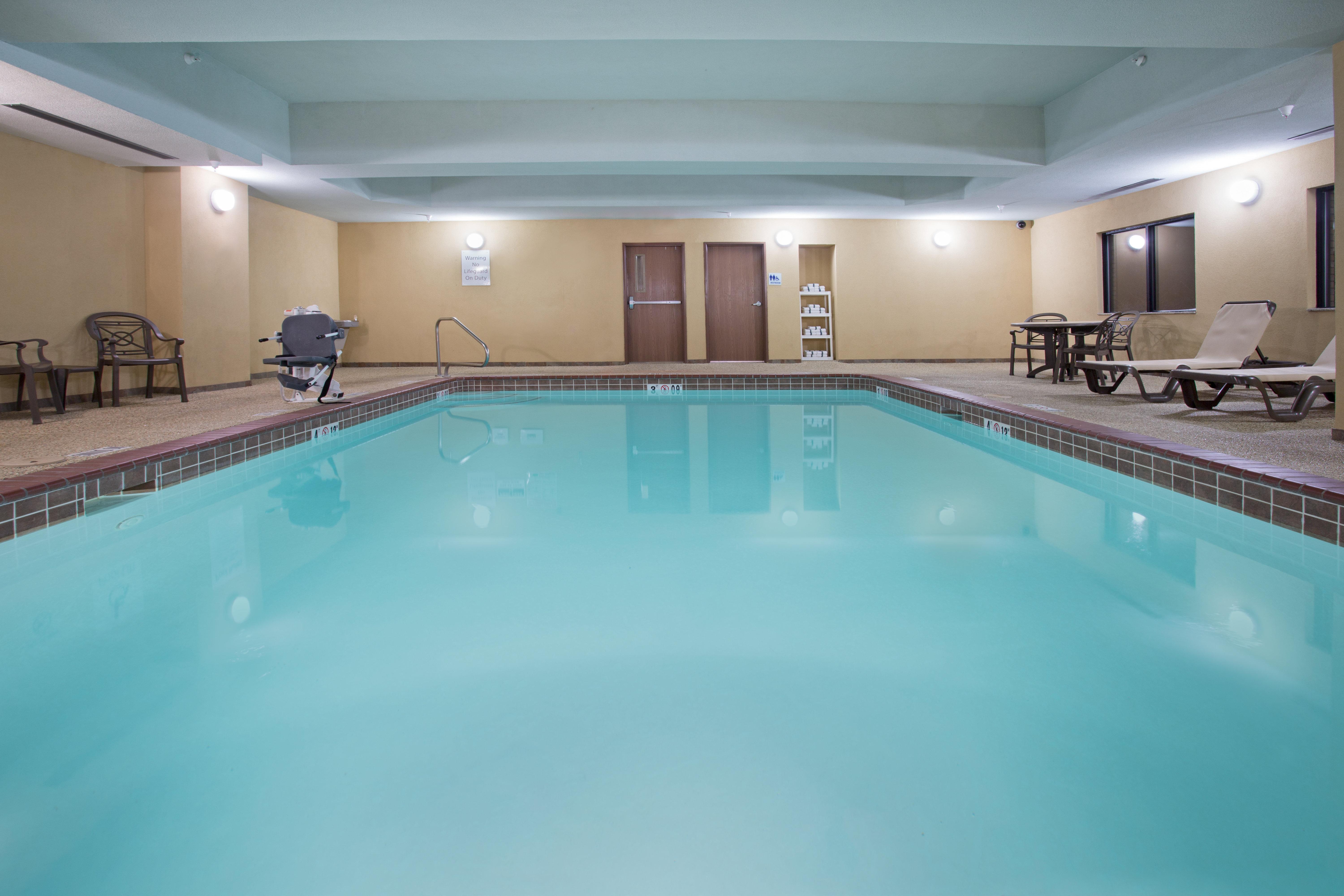 Holiday Inn Express Hotel & Suites Las Vegas By Ihg Exterior photo