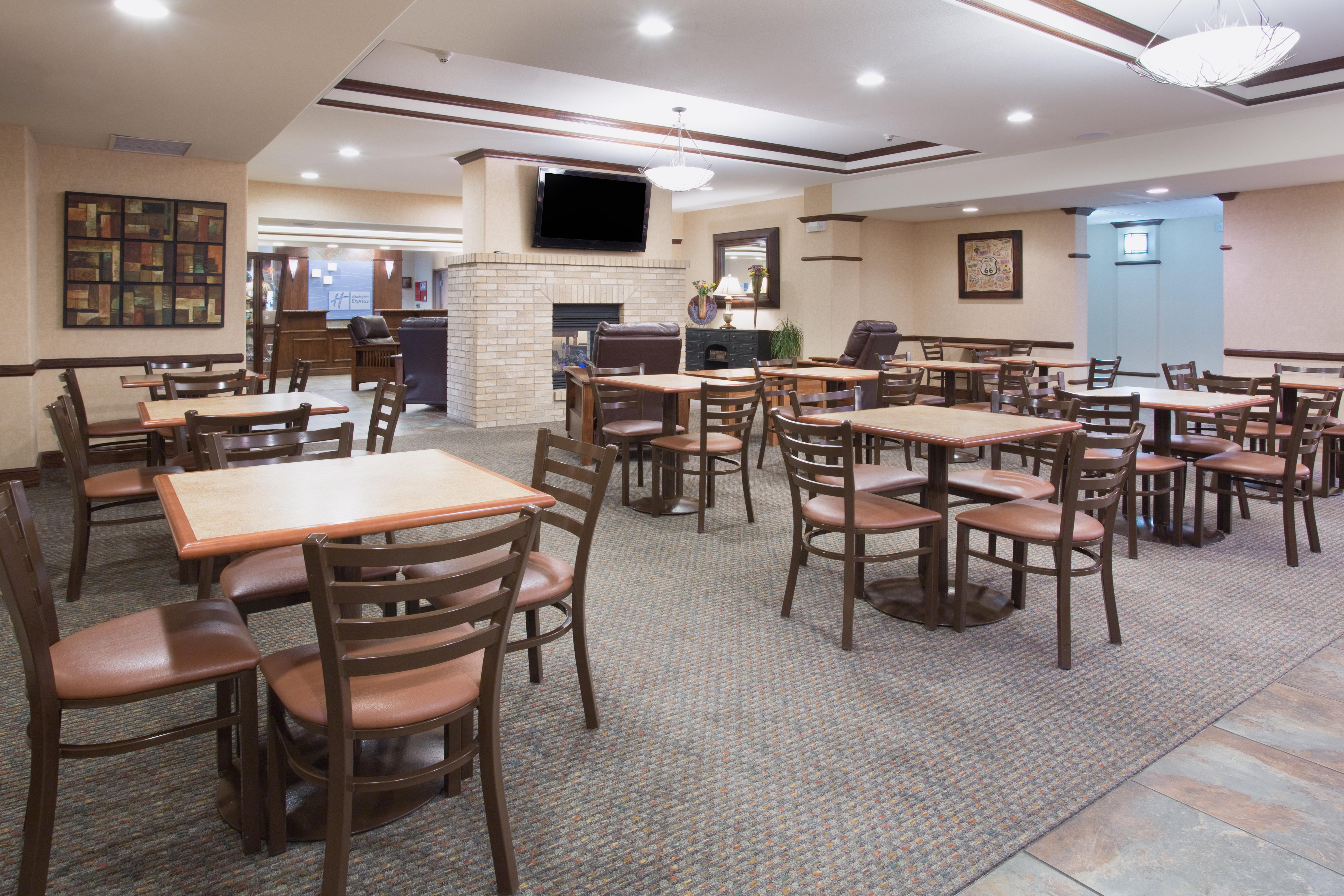 Holiday Inn Express Hotel & Suites Las Vegas By Ihg Exterior photo