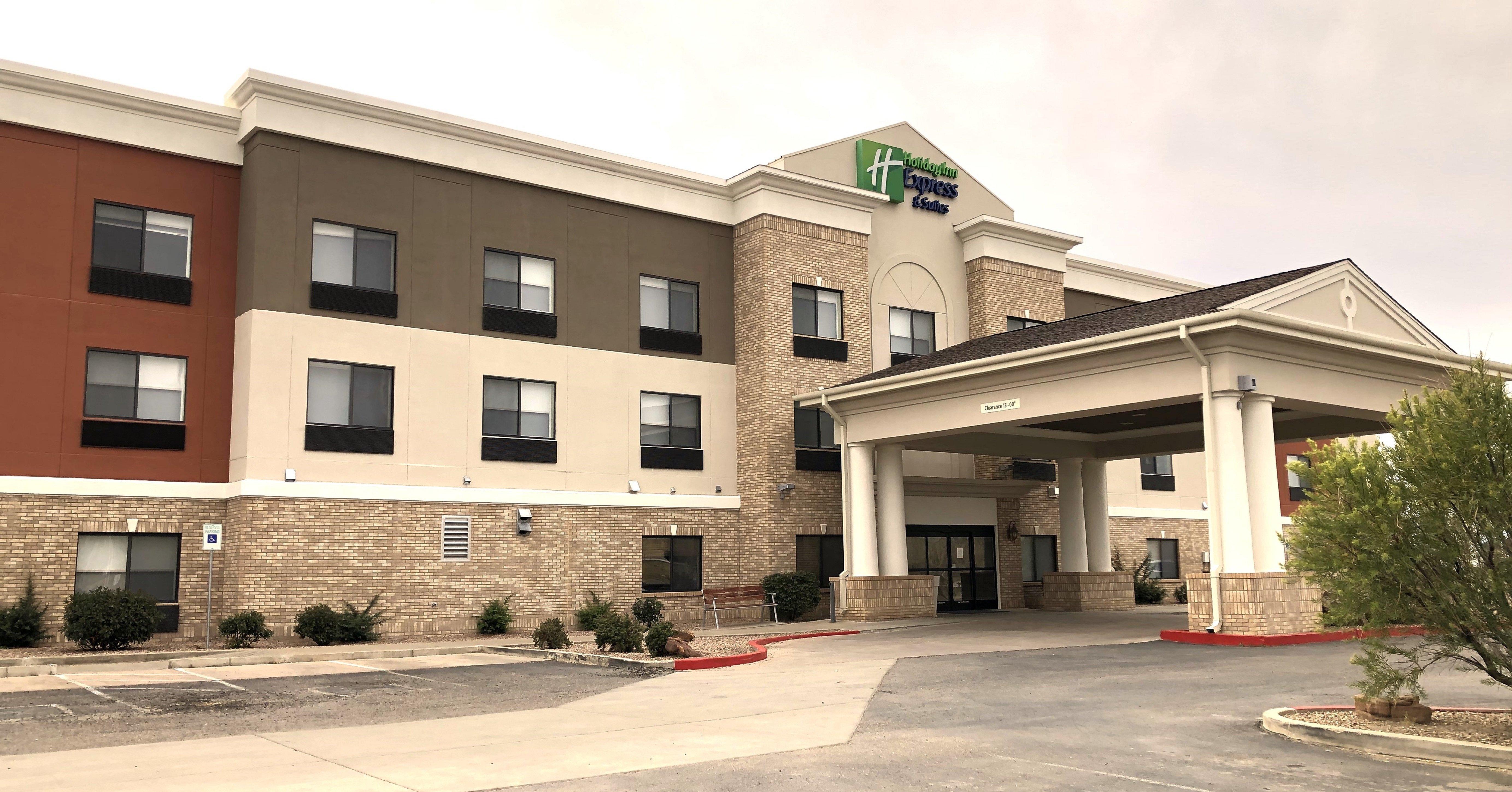 Holiday Inn Express Hotel & Suites Las Vegas By Ihg Exterior photo